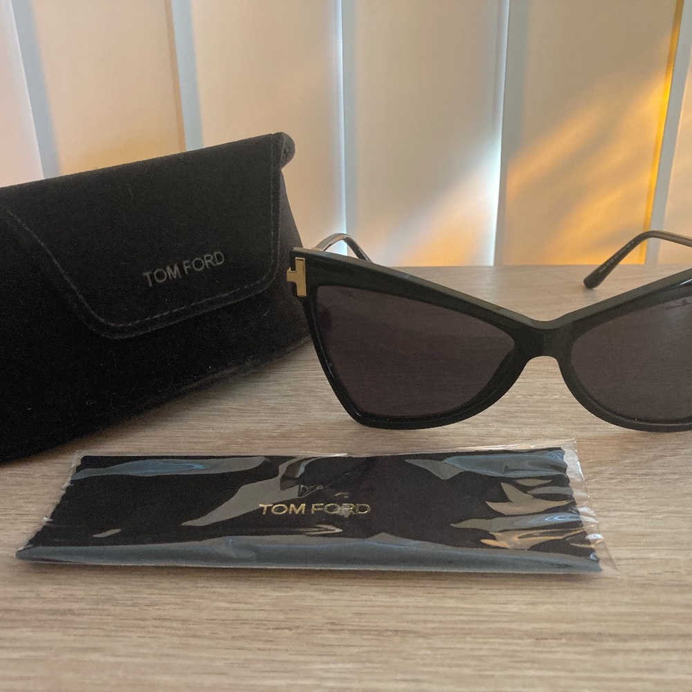 Ultimate Cat Eye Sunglasses